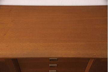 サイドボードをリペア&カスタム!棚板の高さを調整できるようダボを追加。(収納棚、戸棚、キャビネット)