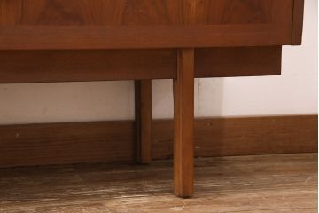サイドボードをリペア&カスタム!棚板の高さを調整できるようダボを追加。(収納棚、戸棚、キャビネット)
