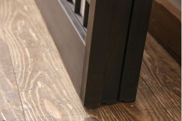 障子戸3枚セットをリペア&カスタム!障子をプラスチック障子に張り替え、引き手を取り付け。本体をブラックに塗装し、戸枠を製作。(建具、引き戸)