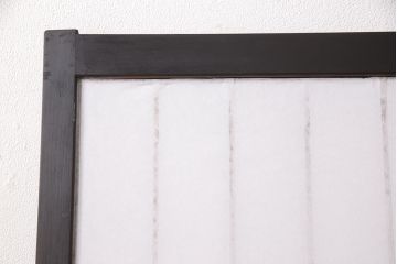 障子戸3枚セットをリペア&カスタム!障子をプラスチック障子に張り替え、引き手を取り付け。本体をブラックに塗装し、戸枠を製作。(建具、引き戸)