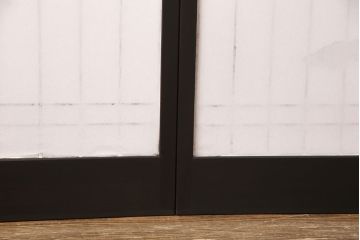 障子戸3枚セットをリペア&カスタム!障子をプラスチック障子に張り替え、引き手を取り付け。本体をブラックに塗装し、戸枠を製作。(建具、引き戸)