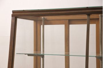 ガラスケースの見た目を変えずに綺麗にリペア!(陳列棚、Rガラスケース)