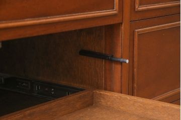 ドレクセルヘリテイジのチェストをリペア&カスタム!引き出し2杯をフラップダウン扉に加工し、片方の内部にスライドレールを取り付け使いやすくリメイク。(サイドボード、リビングボード)
