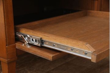 ドレクセルヘリテイジのチェストをリペア&カスタム!引き出し2杯をフラップダウン扉に加工し、片方の内部にスライドレールを取り付け使いやすくリメイク。(サイドボード、リビングボード)