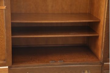 横浜ダニエルのワードローブをリペア&カスタム!内部にポールハンガーを1本追加。(洋服タンス)