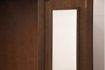 横浜ダニエルのワードローブをリペア&カスタム!内部にポールハンガーを1本追加。(洋服タンス)