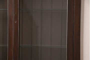 イギリスアンティークのカップボードをリペア&カスタム!棚板をガラス棚板に変更し、照明を取り付け。下段は棚板と背板を取り外し。(カップボード、陳列棚)