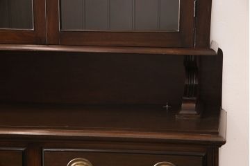 イギリスアンティークのカップボードをリペア&カスタム!棚板をガラス棚板に変更し、照明を取り付け。下段は棚板と背板を取り外し。(カップボード、陳列棚)