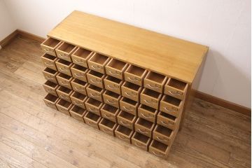 アンティークチェストの見た目を変えずに綺麗にリペア!(薬箪笥、引き出し、ローチェスト)
