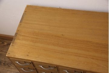 アンティークチェストの見た目を変えずに綺麗にリペア!(薬箪笥、引き出し、ローチェスト)