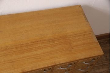 アンティークチェストの見た目を変えずに綺麗にリペア!(薬箪笥、引き出し、ローチェスト)