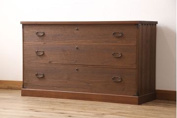 桐箪笥をリペア&カスタム!天板と台輪を取り付けローボードにリメイク。明るめの茶色に着色し仕上げ。(ローチェスト、テレビ台)