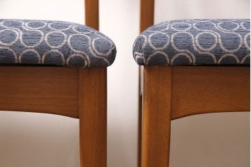 北欧ヴィンテージのダイニングチェア4脚をリペア&カスタム!座面を張り替え、脚をカット。(イス、チェア)