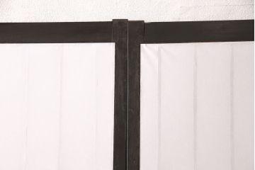 障子戸3枚をリペア&カスタム!幅をリサイズし、ガラスを麻の葉ガラスに変更。腰板裏面と格子のみこげ茶に着色し、ツートンカラーに。(引き戸、額入障子)