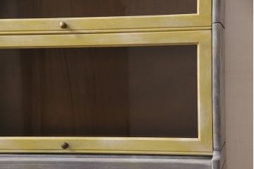 スタッキングブックケースをリペア&カスタム!イエローとグレーのアンティーク風ペイント仕上げ。(本箱、収納棚)