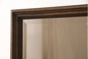 ウォールミラーの見た目を変えずに綺麗にリペア!鏡を交換し、背面に壁掛け用の金具とチェーンを取り付け。(壁掛け鏡)