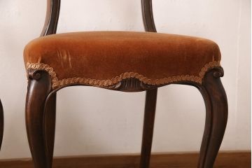 イギリスアンティークのダイニングチェア2脚の見た目を変えずに綺麗にリペア!(椅子、イス)