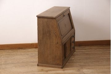 ストリップド仕上げをしたライティングビューローをリペア&カスタム!全体に蜜蝋ワックスを塗布し、1トーン落ち着いた色に。(デスク、座机)