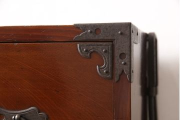 庄内箪笥の見た目を変えずに綺麗にリペア!天板を内側から補強。(重ねタンス、衣装箪笥、引き出し)