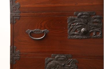 庄内箪笥の見た目を変えずに綺麗にリペア!天板を内側から補強。(重ねタンス、衣装箪笥、引き出し)