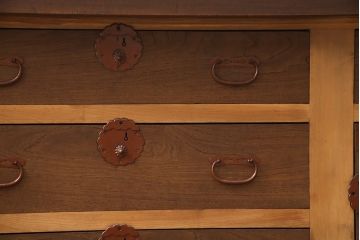水屋箪笥をリペア&カスタム!奥行きを浅くリサイズし、新たに天板を取り付け。(サイドボード、引き出し、重ね箪笥)