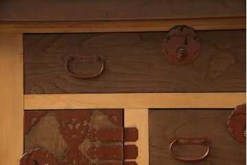 水屋箪笥をリペア&カスタム!奥行きを浅くリサイズし、新たに天板を取り付け。(サイドボード、引き出し、重ね箪笥)