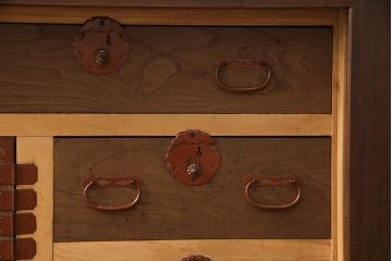水屋箪笥をリペア&カスタム!奥行きを浅くリサイズし、新たに天板を取り付け。(サイドボード、引き出し、重ね箪笥)