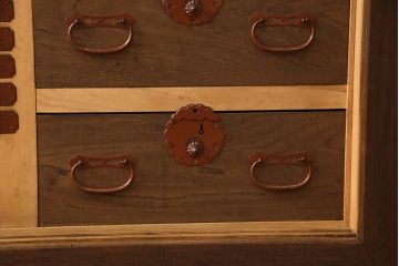 水屋箪笥をリペア&カスタム!奥行きを浅くリサイズし、新たに天板を取り付け。(サイドボード、引き出し、重ね箪笥)