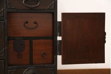 仙台タイスをリペア&カスタム!天板と背板を取り付け、カウンターとして使えるようリメイク。(衣装箪笥、サイドボード)