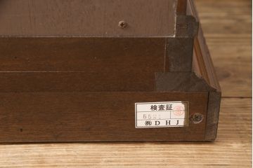 ドレクセルヘリテイジのキュリオケースをリペア&カスタム!ガラス戸板のダメージがあるものを交換し、1枚追加。(飾り棚、ショーケース、キャビネット)