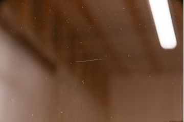 ガラス戸棚をリペア&カスタム!木製脚を取り付け、引き戸に戸車を追加。(キャビネット、食器棚)