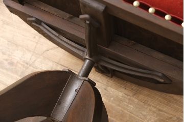 回転イスをリペア&カスタム!クッション座面を張り、木部は濃い茶色に着色し仕上げ。(ドクターチェア、アームチェア)