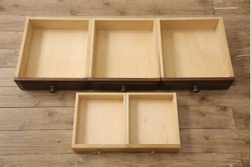 北海道民芸家具のローテーブルをリペア&カスタム!台輪と配線用穴を追加し、テレビ台にリメイク。引き戸にチェッカーガラスを使用。(テレビボード、戸棚)