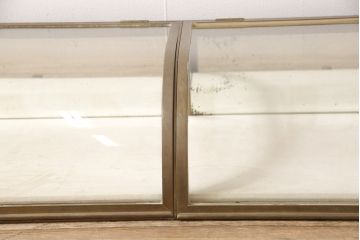 フランスアンティークのRガラス卓上ショーケースの見た目を変えずに綺麗にリペア!(店舗什器、ガラスケース)