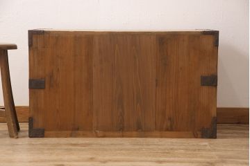 和製アンティークの衣装箪笥をリペア&カスタム!ストリップド(塗装剥離)して蜜蝋ワックスで仕上げ。(ローチェスト、引き出し)