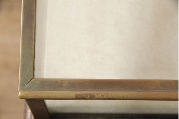 フランスアンティークのガラスケースの見た目を変えずに綺麗にリペア!脚とガラスケースを分割できる仕様に加工。(ショーケース、店舗什器)