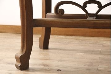 フランスアンティークのガラスケースの見た目を変えずに綺麗にリペア!脚とガラスケースを分割できる仕様に加工。(ショーケース、店舗什器)