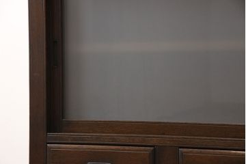 和製アンティークのガラス戸棚をリペア&カスタム!引き戸のガラスをすりガラスに変更し、天板と木製脚を取り付け。(サイドボード、キャビネット)