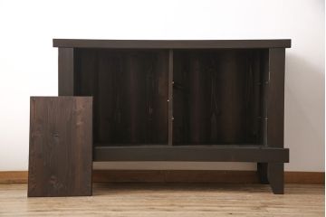 重ね水屋箪笥の下段をリペア&カスタム!棚板と足を取り付け、サイドボードにリメイク。(サイドキャビネット)