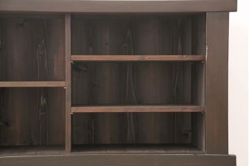 重ね水屋箪笥の下段をリペア&カスタム!棚板と足を取り付け、サイドボードにリメイク。(サイドキャビネット)