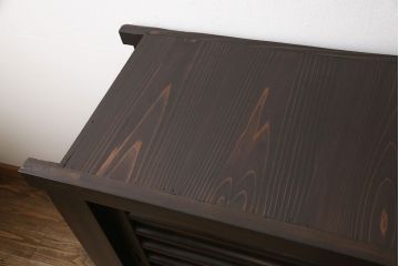 重ね水屋箪笥の下段をリペア&カスタム!棚板と足を取り付け、サイドボードにリメイク。(サイドキャビネット)