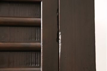重ね水屋箪笥の下段をリペア&カスタム!棚板と足を取り付け、サイドボードにリメイク。(サイドキャビネット)