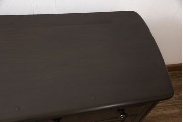 アーコールのサイドボードをリペア&カスタム!背面にマガジンラックを取り付け、間仕切りカウンターにリメイク。(カウンター、収納棚)