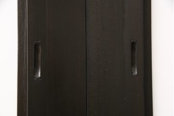 ヴィンテージの組子入りガラス戸2枚をリペア&カスタム!高さと幅をリサイズし、ガラスをアクリル板に変更。濃い茶色で着色仕上げ。(引き戸、建具、ビンテージ)