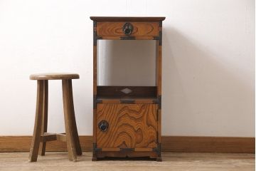 岩谷堂箪笥の電話台をリペア&カスタム!高品質リペアを施し、下部背面に配線用の穴あけ加工。(サイドボード、飾り台、収納棚)