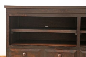 松本民芸家具のローボードをリペア&カスタム!木製引き戸をモールガラスを使ったガラス戸に変更。木製脚と棚板・棚受けを取り付け。全体を1トーン落ち着いた色味に着色仕上げ。(テレビ台、テレビボード、リビングボード、収納棚)