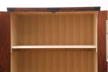 岩谷堂箪笥の洋服タンスをリペア&カスタム!内部のポール・ネクタイ収納・小物入れを取り外し、棚を追加。(ワードローブ)