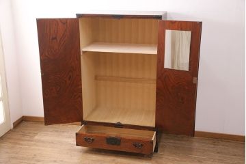 岩谷堂箪笥の洋服タンスをリペア&カスタム!内部のポール・ネクタイ収納・小物入れを取り外し、棚を追加。(ワードローブ)