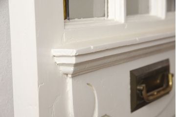イギリスアンティークの木製ドアをリペア&カスタム!高さと幅をリサイズし、鍵の取り付け跡を埋木処理。お客様ご用意の塗料でペイント仕上げ。(扉、ステンドグラス、建具)