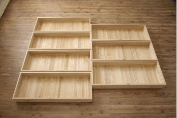 加茂桐箪笥の見た目を変えずに綺麗にリペア!汚れ・欠けを修復し、全体を砥の粉仕上げ。(総桐たんす、総桐箪笥、胴丸、和たんす、収納タンス)